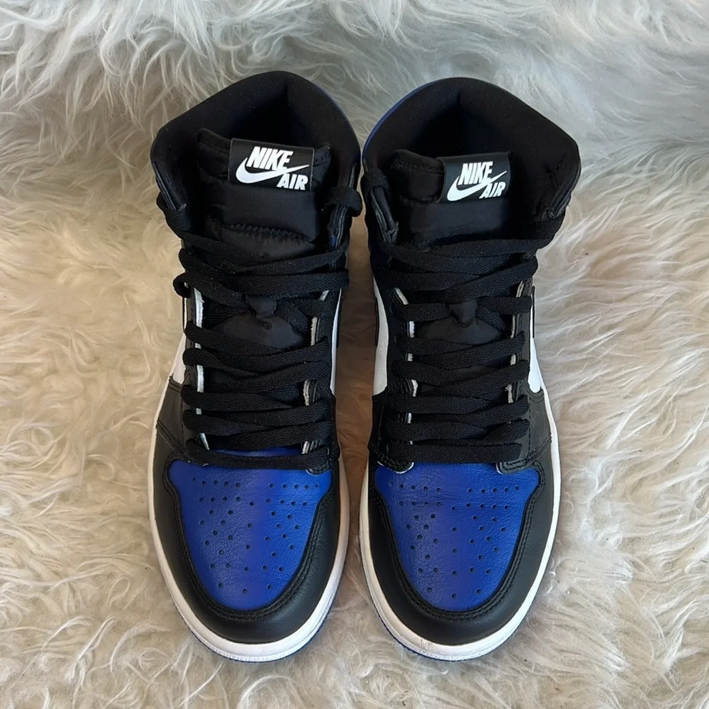 Nike Men’s Air Jordan 1 Retro High OG 'Royal Toe'  High-Top Sneakers Size 7.5 US - Picture 5 of 17